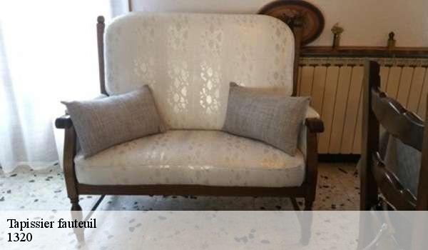 Tapissier fauteuil 1320